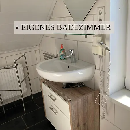 公寓 Haus Krabbe, 10, Naehe Bremerhaven, Fuer 1-2 Personen, 2 Schlafzimmer, Einzelbetten, Zweite Etage, Zentral Gelegen, Bis Zu 2 Hunden Kostenfrei Willkommen